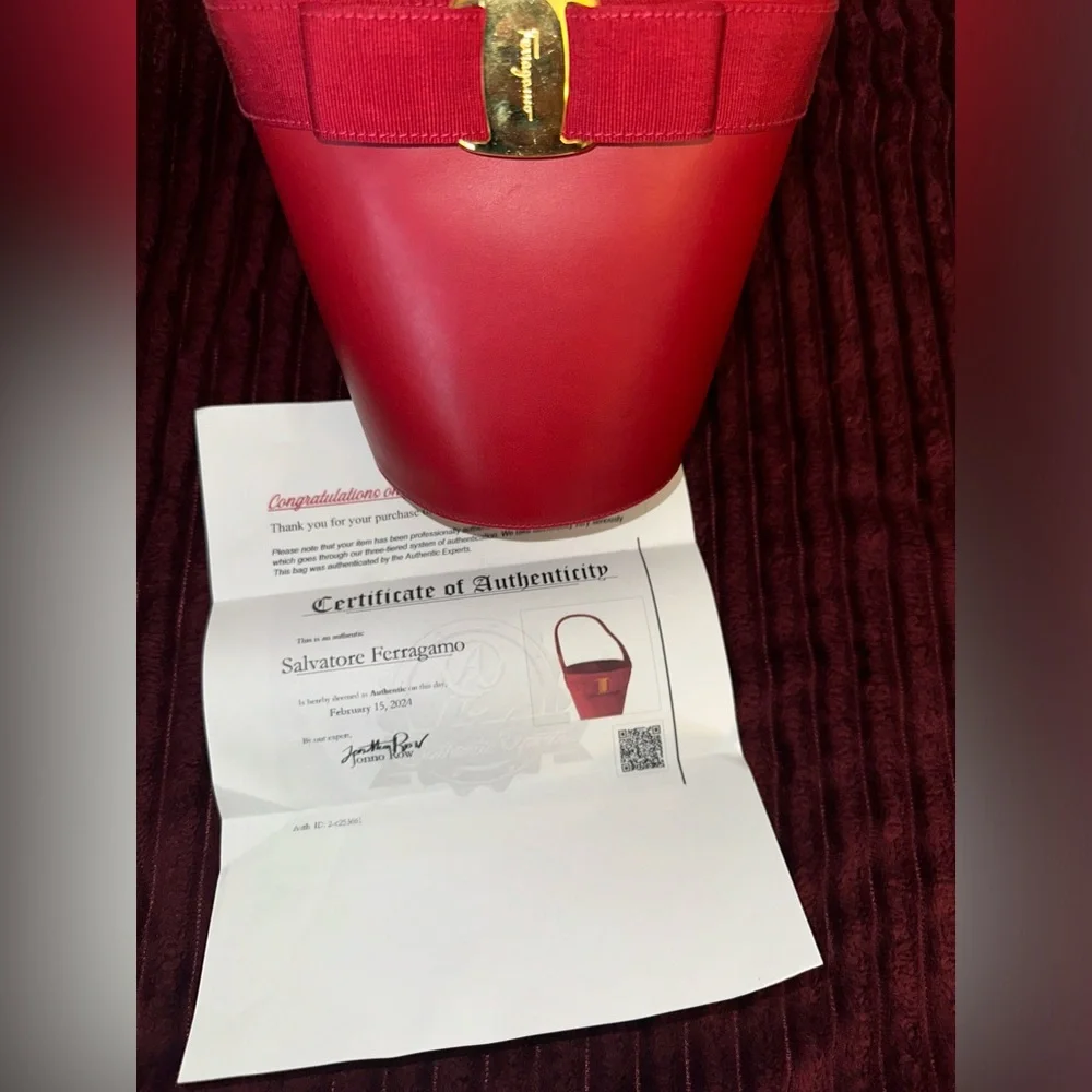 Salvatore Ferragamo Vala Bucket Bag - Picture 2 of 16